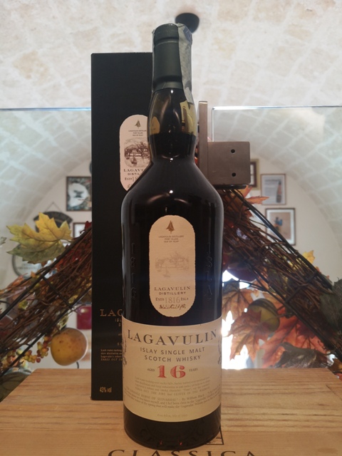 Lagavulin Islay Single Malt Scotch Whisky 16 YO