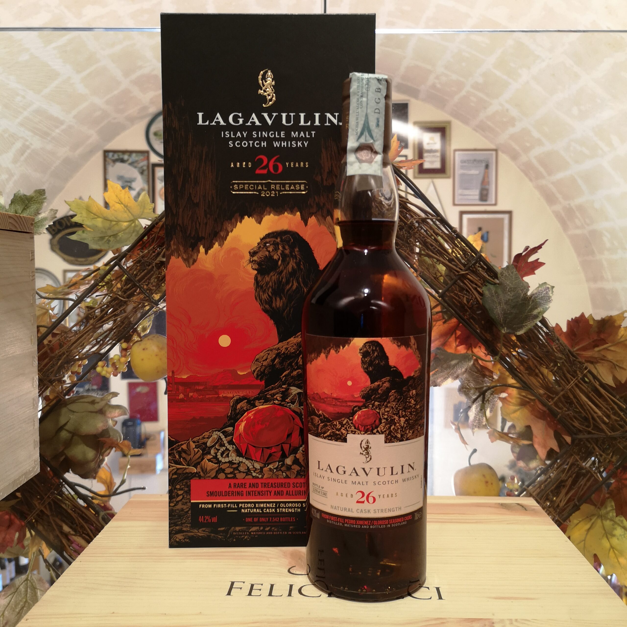 Lagavulin Islay Single Malt Scotch Whisky 26 YO Special Release 2021