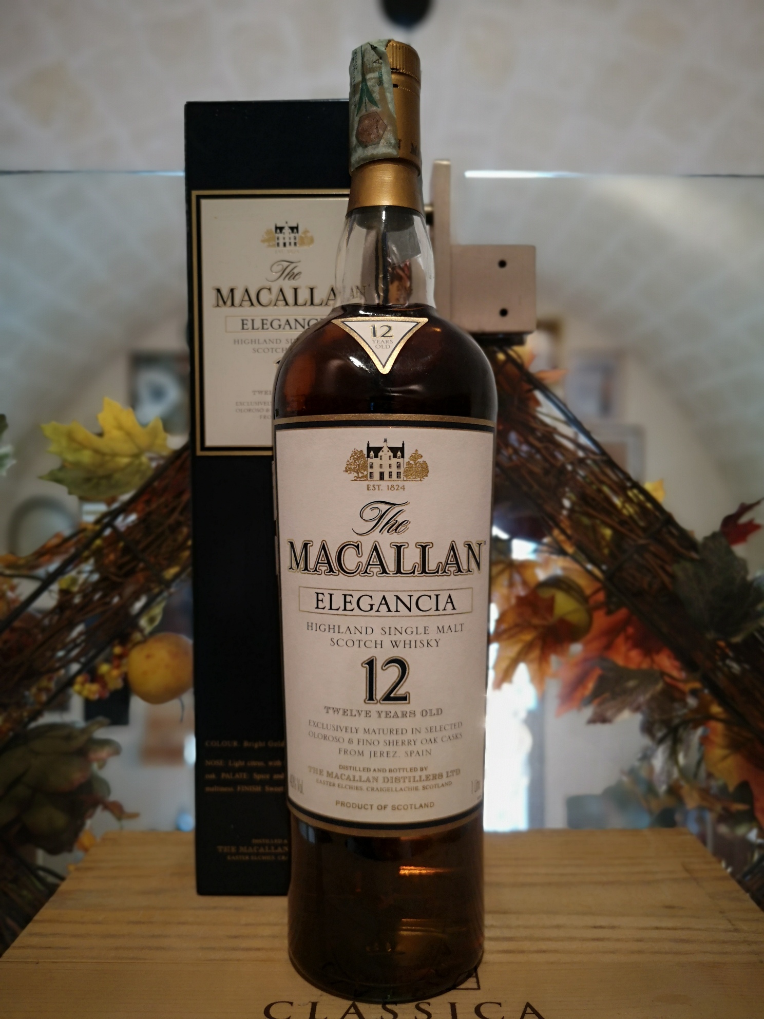 The Macallan Highland Single Malt Scotch Whisky 12 YO Elegancia
